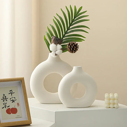 Creative Donut-Shaped Vase, Nordic-Style Plastic Vase.