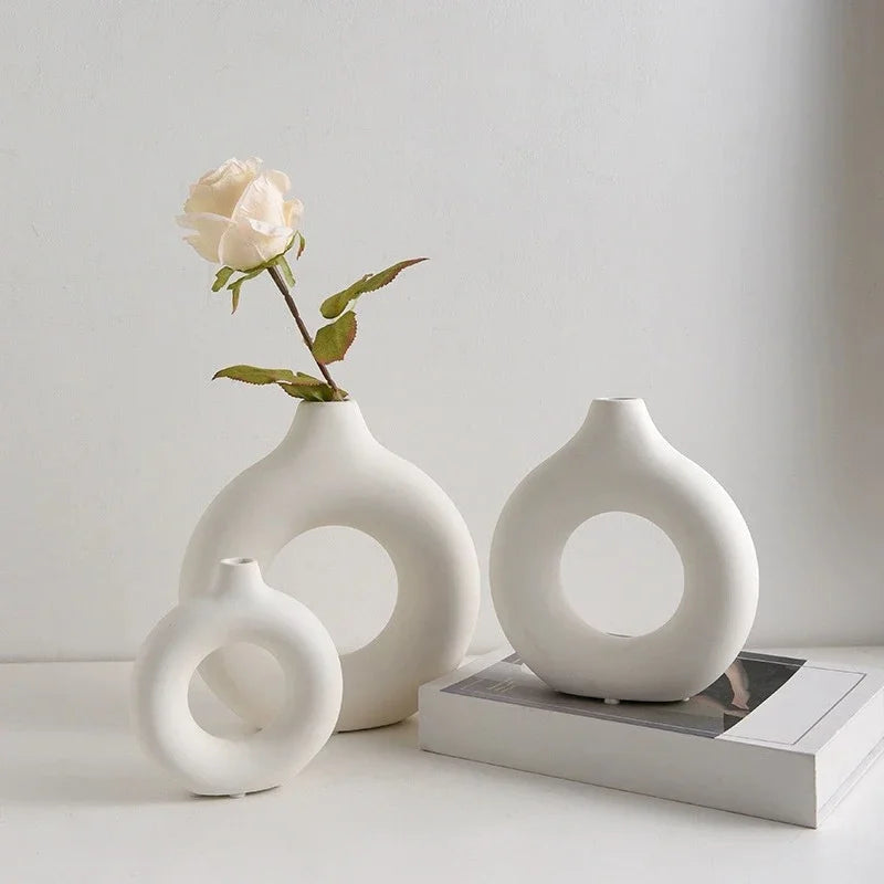 Creative Donut-Shaped Vase, Nordic-Style Plastic Vase.